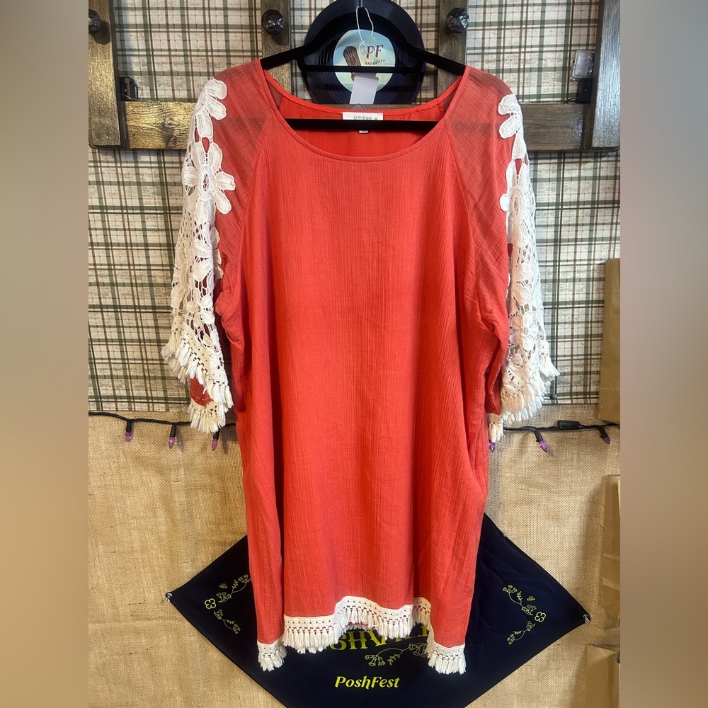 Umgee Coral Midi Dress with White Crochet Sleeves